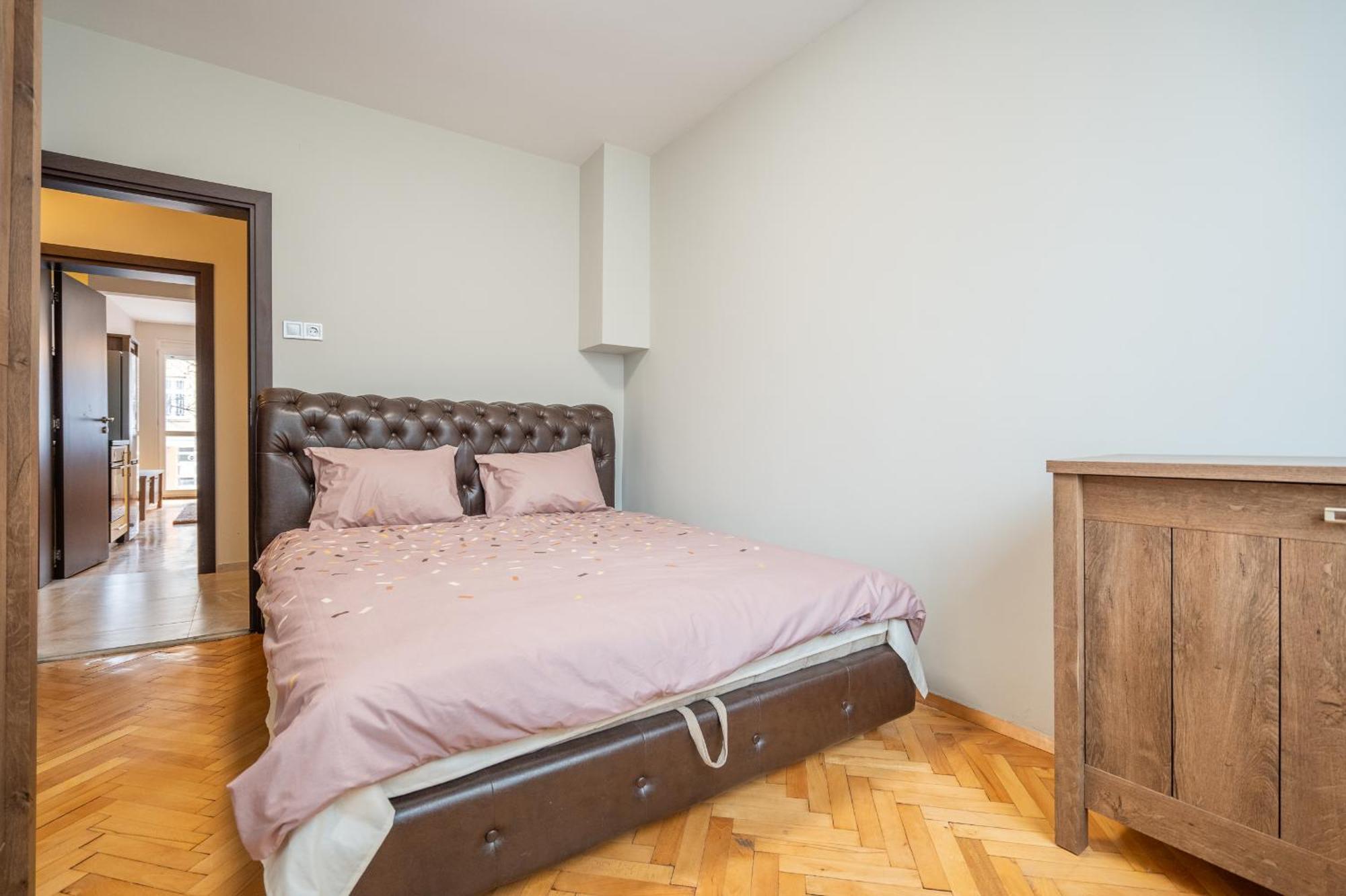 Pirotska 2-Bedroom 100M2 Apartment In Sofia Center Esterno foto