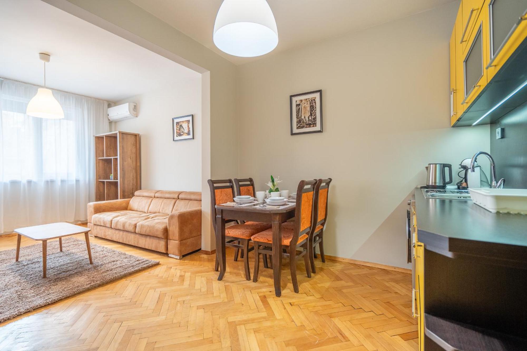 Pirotska 2-Bedroom 100M2 Apartment In Sofia Center Esterno foto