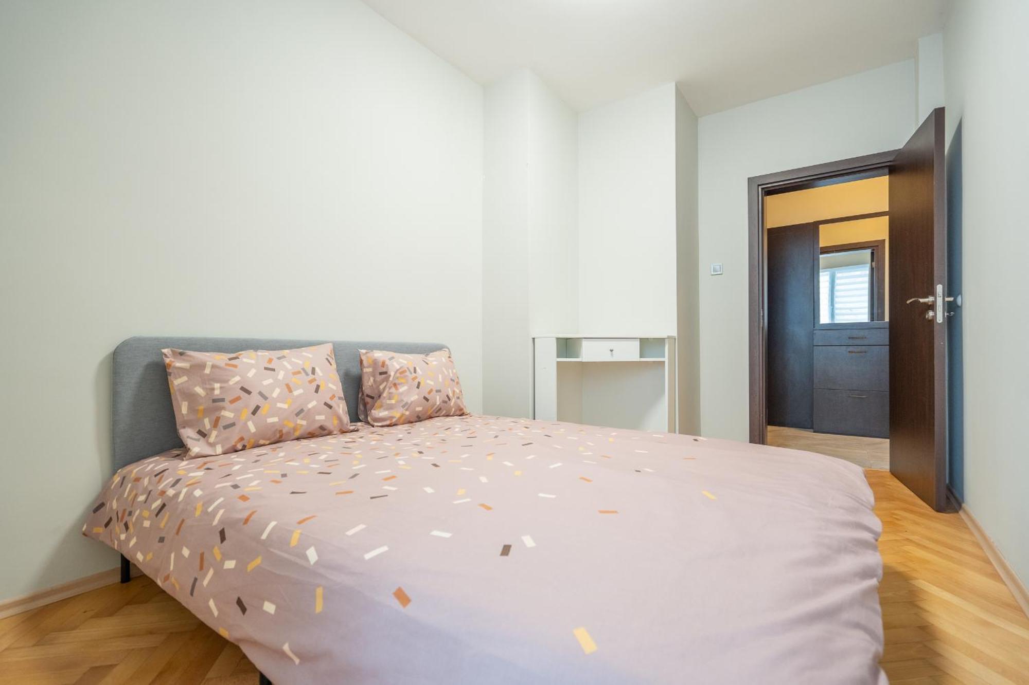 Pirotska 2-Bedroom 100M2 Apartment In Sofia Center Esterno foto